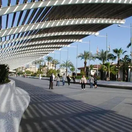 Апартаменты Modern In / 85 Sqm / Near The *