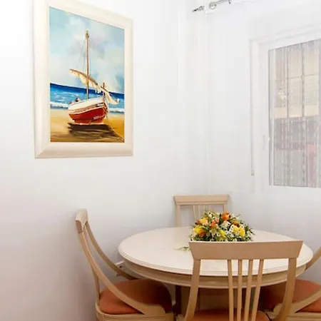 Modern In / 85 Sqm / Near The Lejlighed *